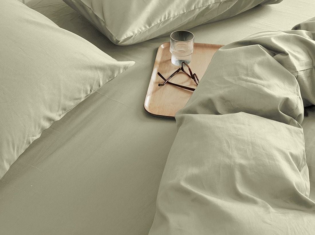 Hoeslaken katoen satijn light olive